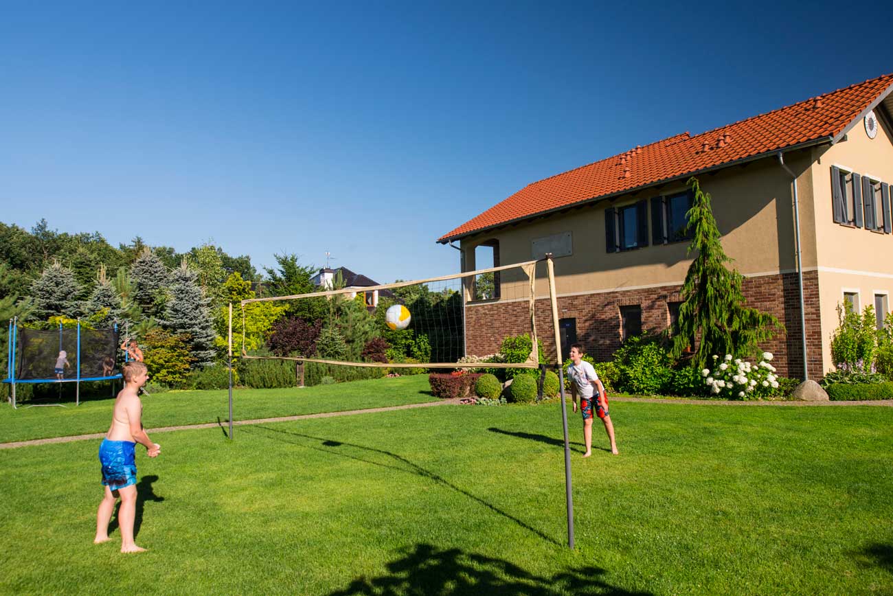 atrakcje-dla-dzieci-kolobrzeg-grzybowo-siatkowka-i-trampolina-01