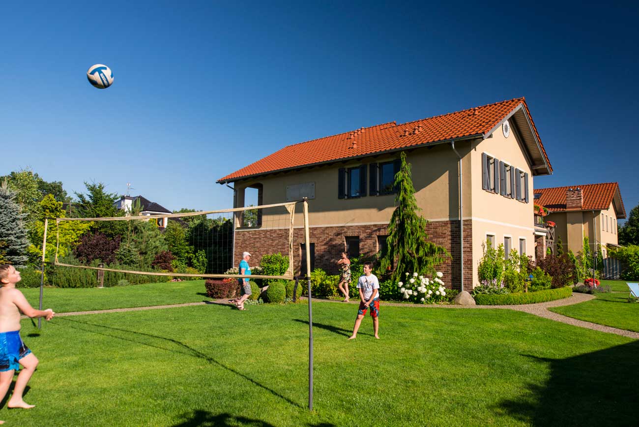 atrakcje-dla-dzieci-kolobrzeg-grzybowo-siatkowka-i-trampolina-02